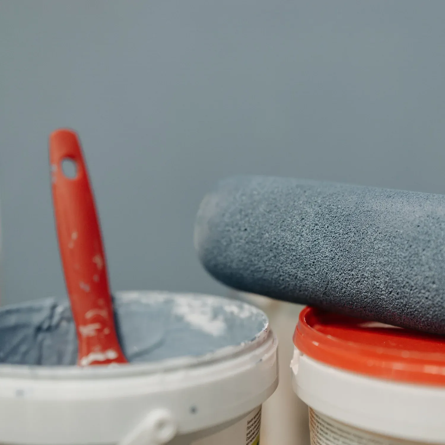Flathead Handyman - Paint bucket, brush, roller